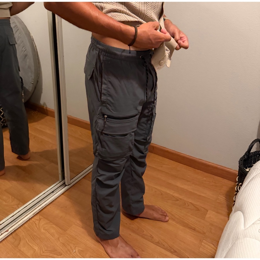 H&M cargo pants - Picture 2 of 11